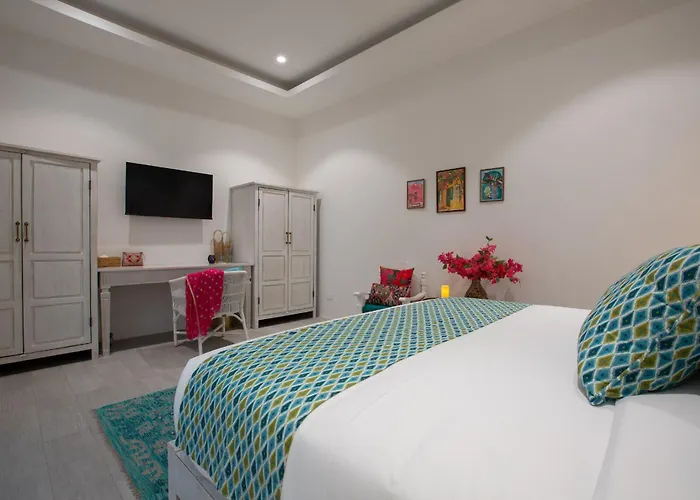 Tembo Beach Club & Resort Bang Rak Beach 